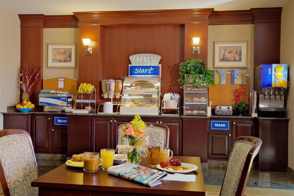 Holiday Inn Express Hotel & Suites Albany By Ihg Restoran gambar